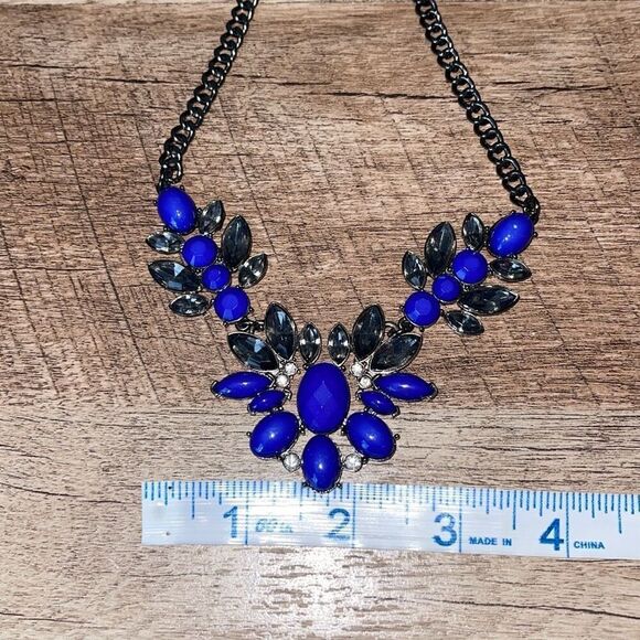 Womens Embellished Crystal Gemstone Clasp Chain Statement Necklace Blue Cobalt G - Picture 6 of 7